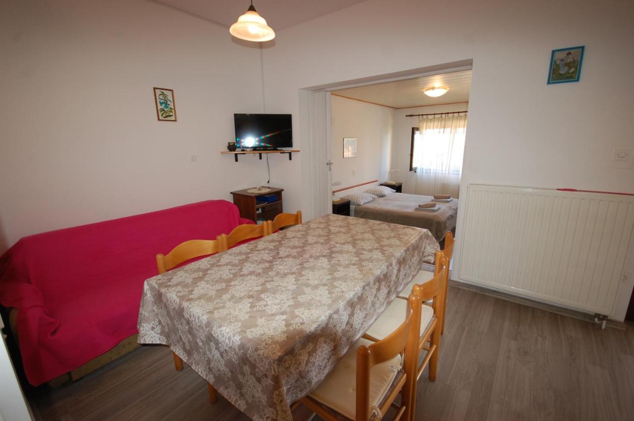 Apartments Snjezana By El-Pi Tours Njivice Dış mekan fotoğraf