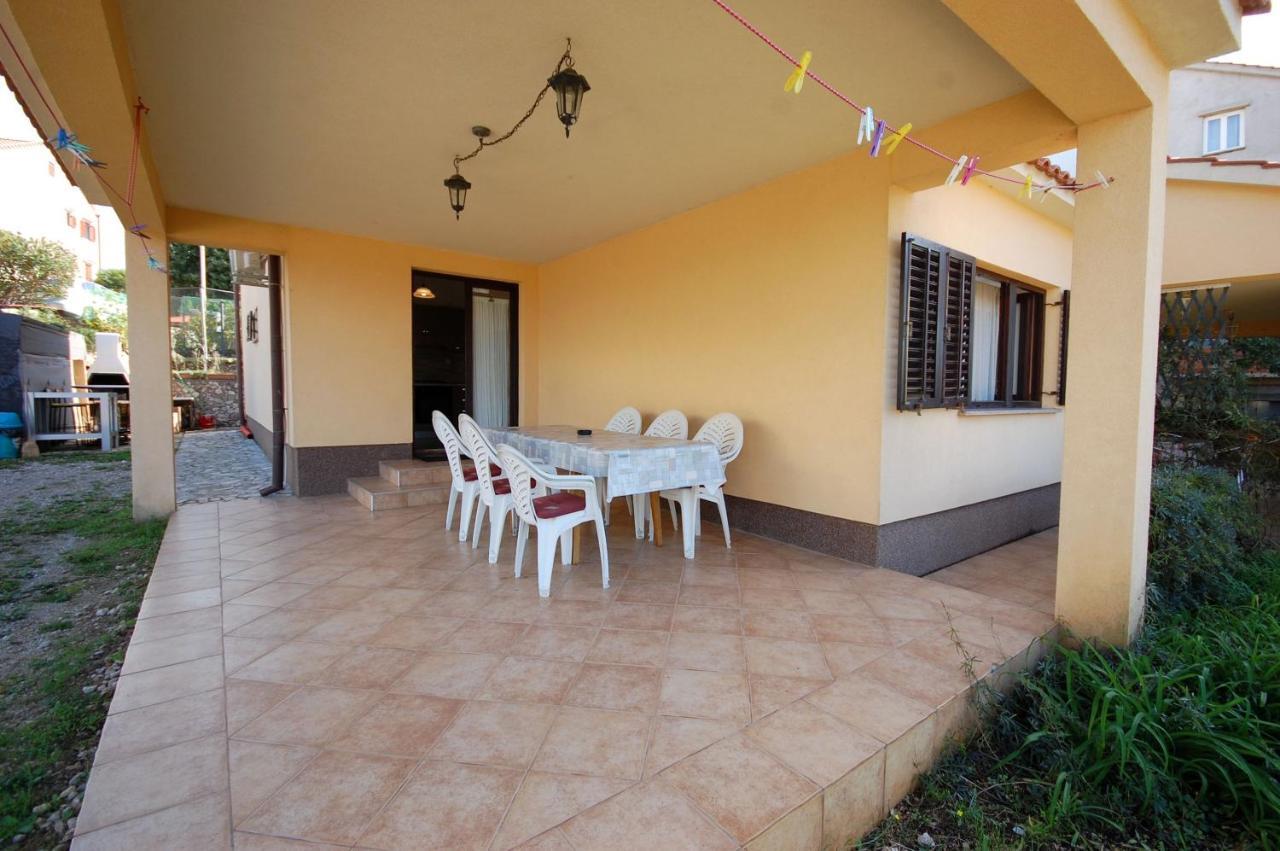 Apartments Snjezana By El-Pi Tours Njivice Dış mekan fotoğraf