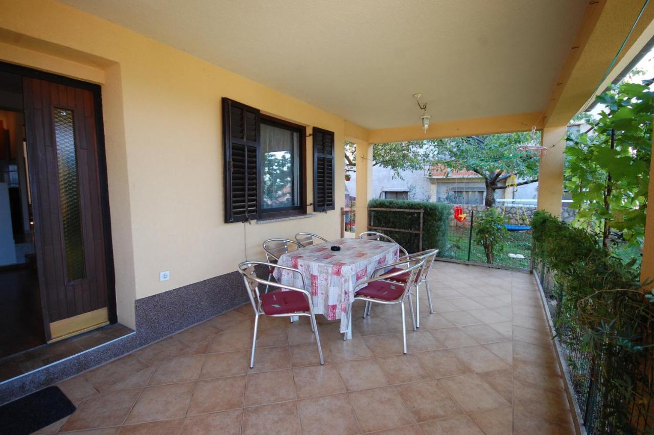 Apartments Snjezana By El-Pi Tours Njivice Dış mekan fotoğraf