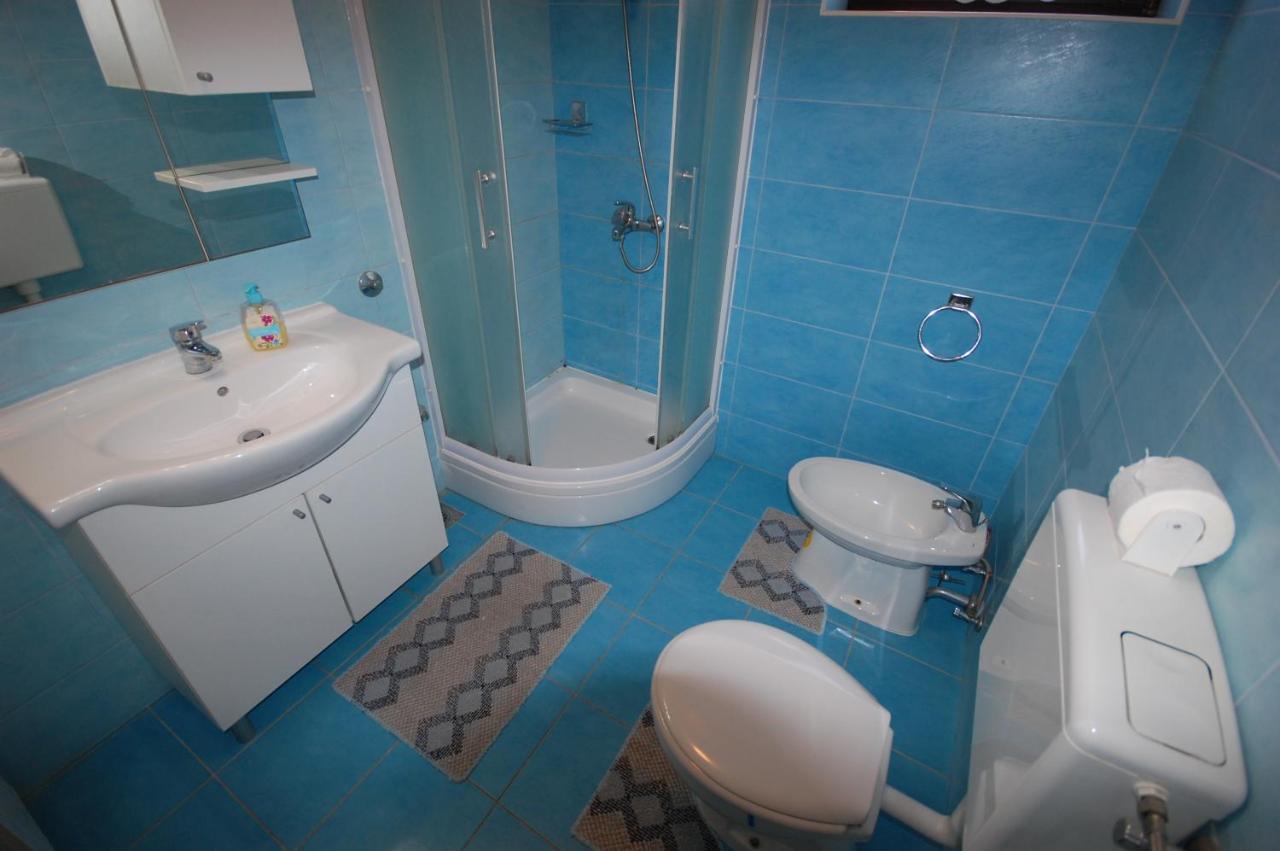 Apartments Snjezana By El-Pi Tours Njivice Dış mekan fotoğraf