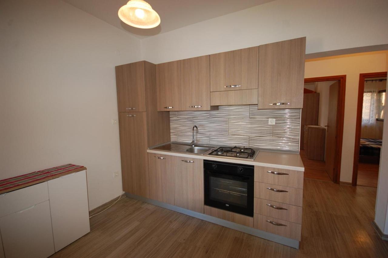 Apartments Snjezana By El-Pi Tours Njivice Dış mekan fotoğraf