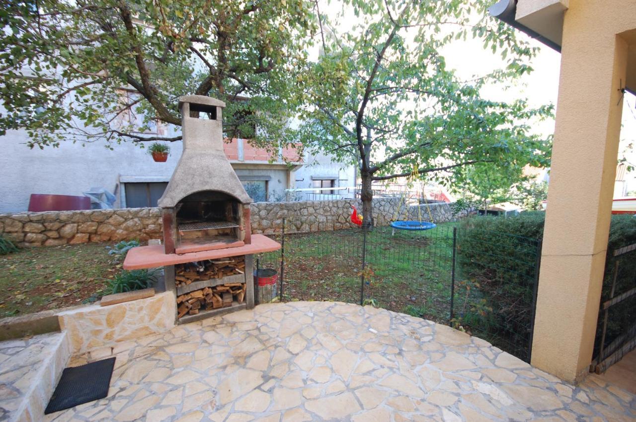 Apartments Snjezana By El-Pi Tours Njivice Dış mekan fotoğraf