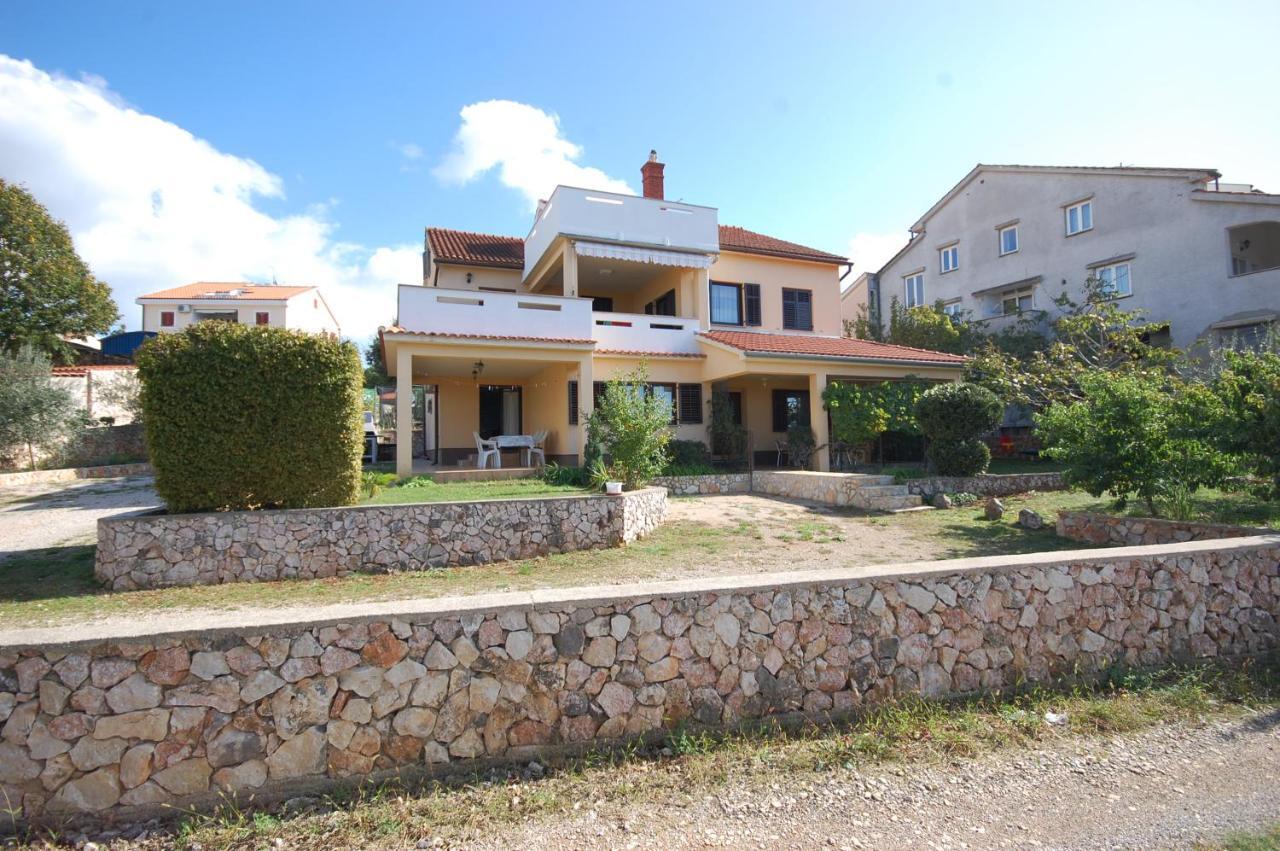 Apartments Snjezana By El-Pi Tours Njivice Dış mekan fotoğraf