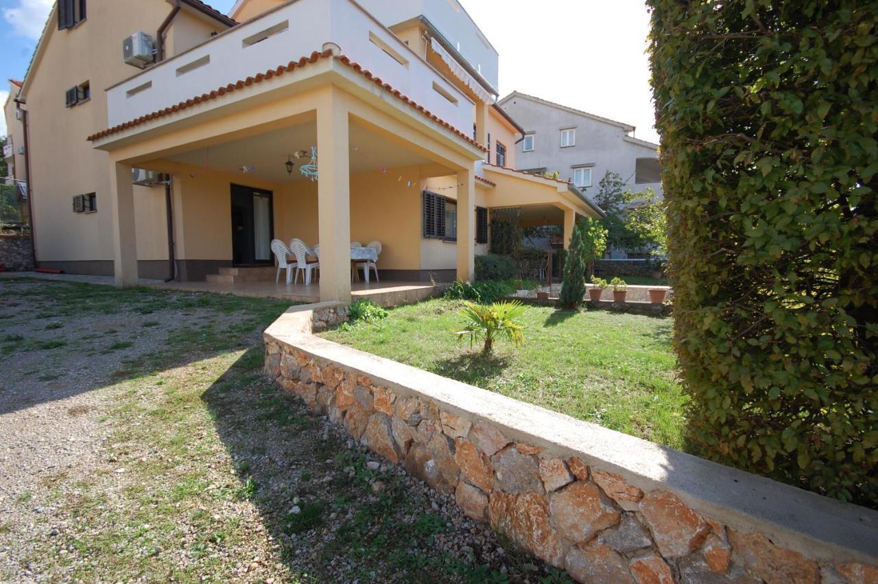 Apartments Snjezana By El-Pi Tours Njivice Dış mekan fotoğraf